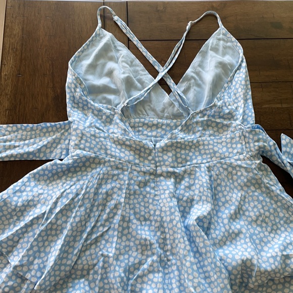 Blue and white romper - Picture 2 of 3